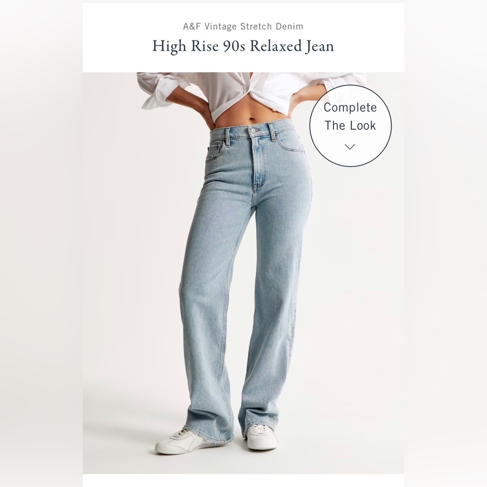 Abercrombie and Fit h High Rise 90s Relaxed Jeans in Light Wash